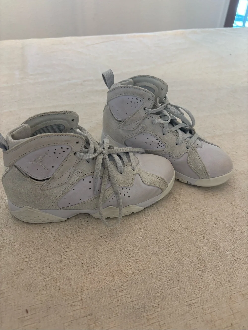 Kids High-Top Jordan Retro 7 in Light Blue- Classic Basketball Style